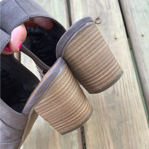 Casual sandals on mid heels 🌷🌷🌷 - Picture 4 of 9